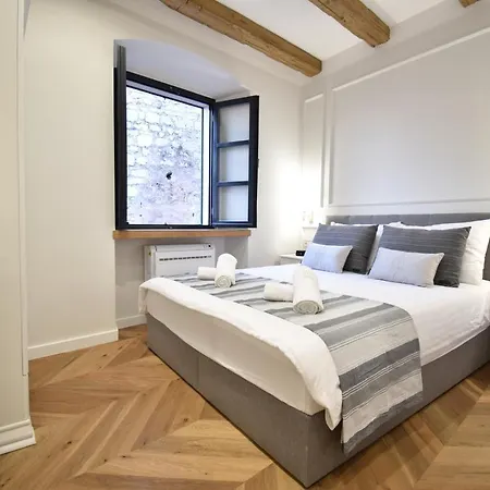 Apartment Palace M