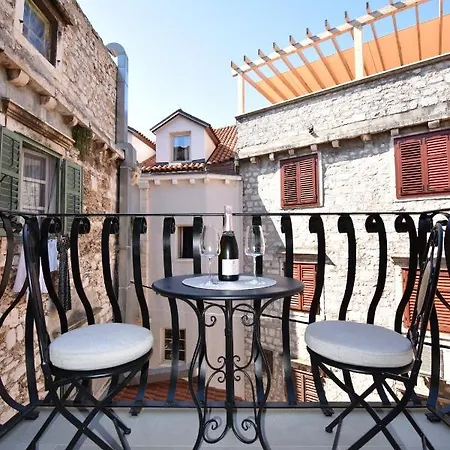 Palace M Apartment Sibenik